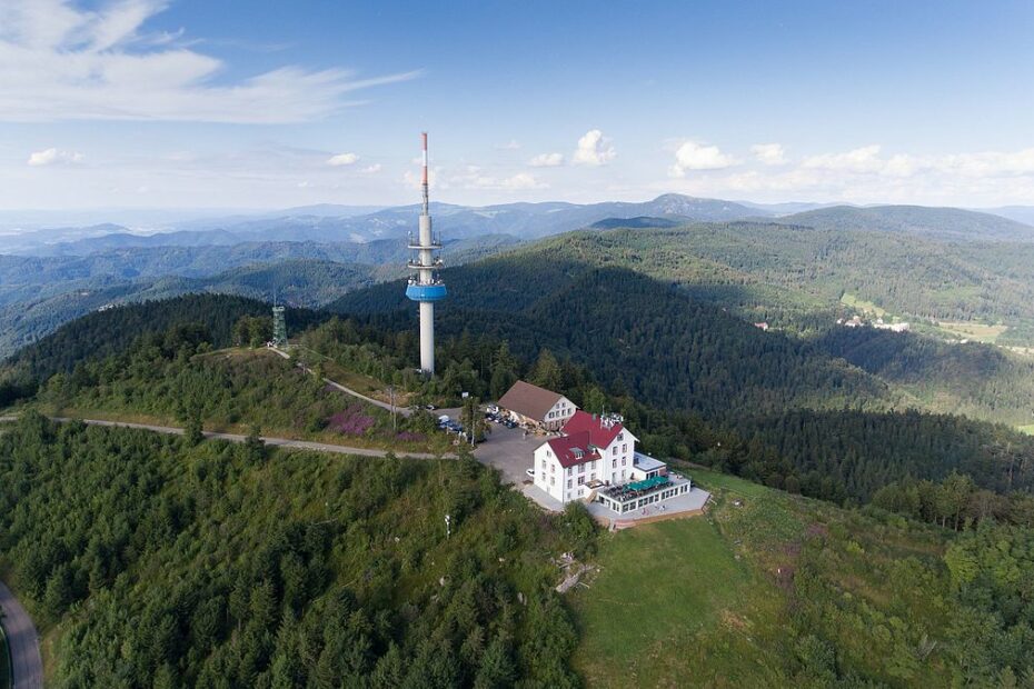 Luftbild: Gipfel des Hochblauen